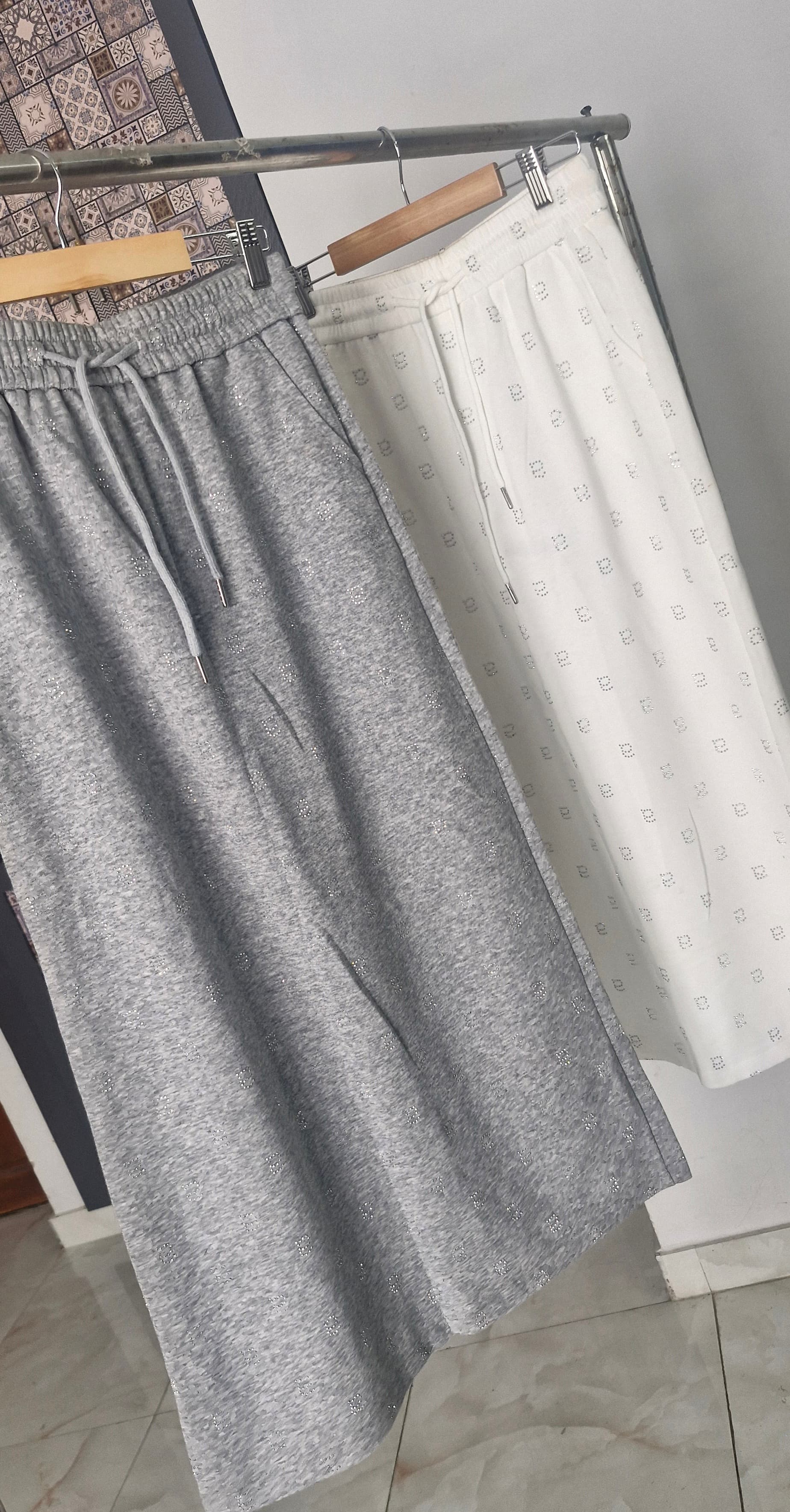 Straight cut - sequins skirt